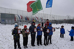 Соревнования среди младших школьников по метательным планерам и вертолётам "муха"